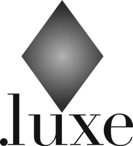 Der Mann zeigt mit dem Finger auf dich